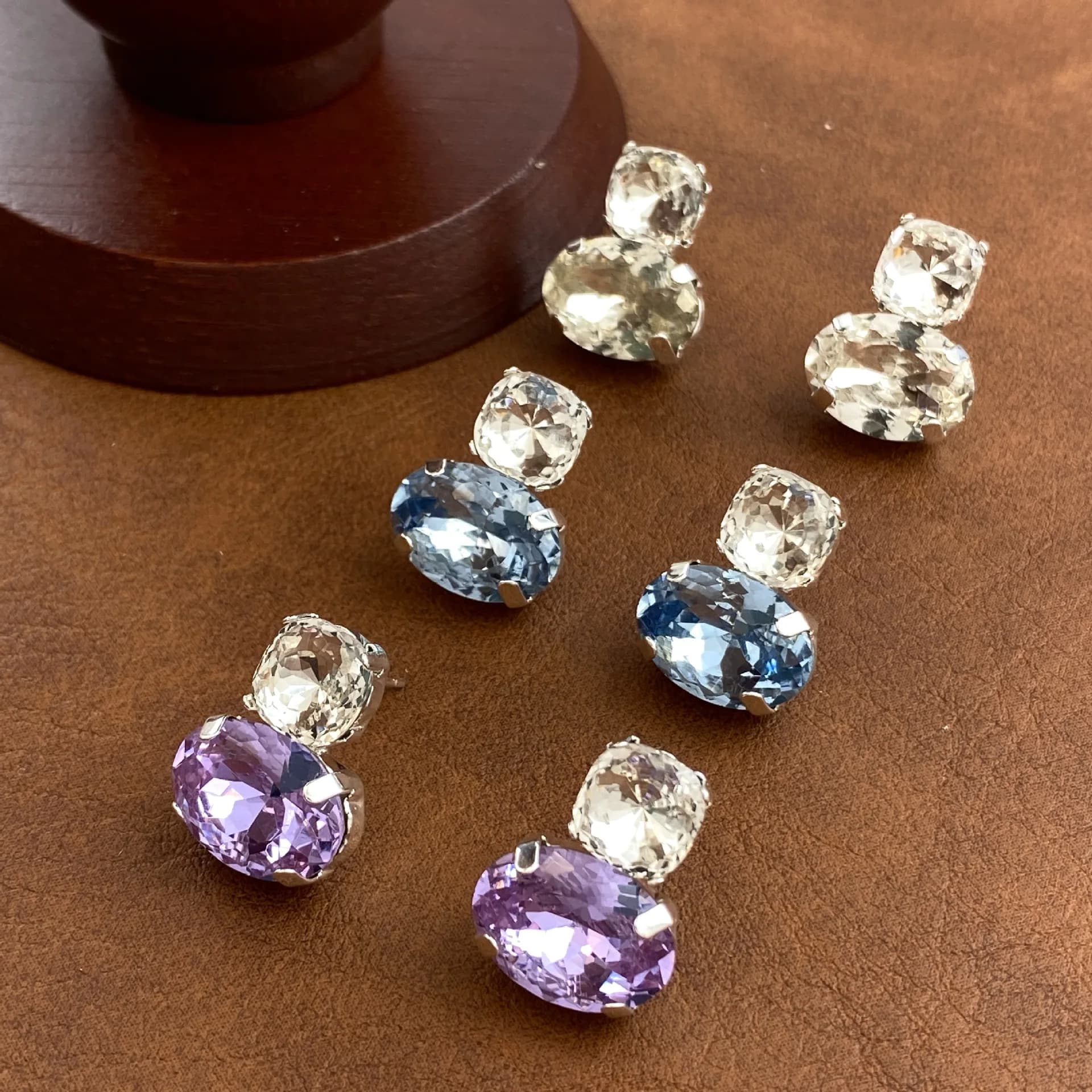 Fashionable and exquisite transparent design niche earrings trendy crystal versatile light luxury style earrings fresh earrings