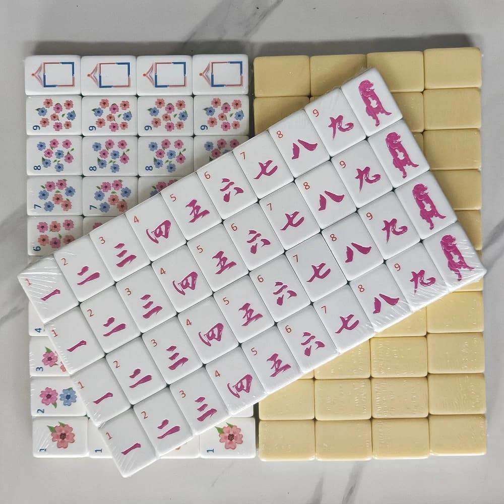 Luxury Modern Customized Mahjong Tiles, Engraved Acrylic American Mahjong Set, Portable Family Game for Entertainment & Gifting