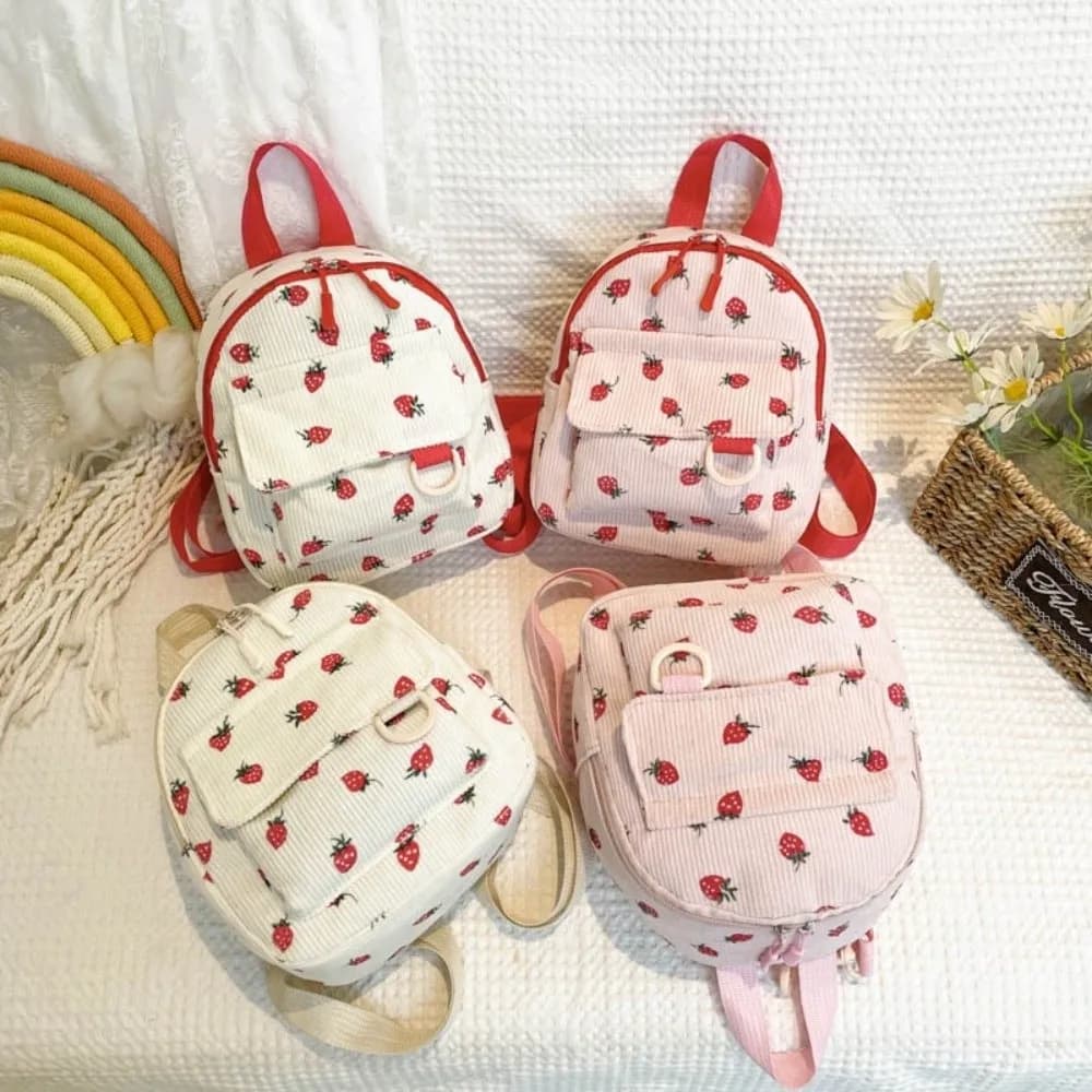 Borsa quadrata casual con stampa fragole, leggera e resistente, mini zaino convertibile per uso a tracolla e come zaino
