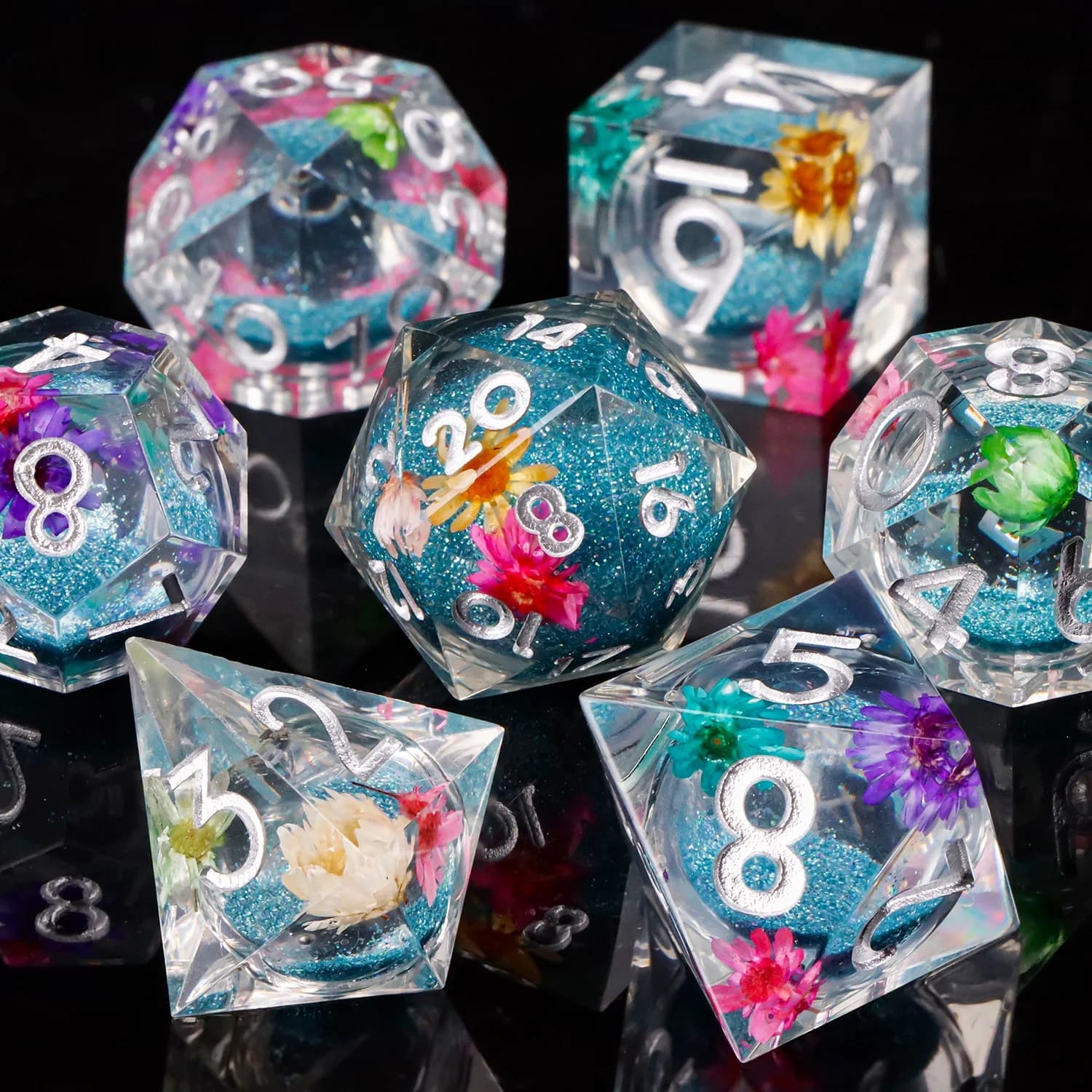 Set di dadi DND in resina Dadi per giochi di ruolo con nucleo liquido a forma di fiore, dadi blu per Dungeons and Dragons Set di dadi D&D con bordo affilato