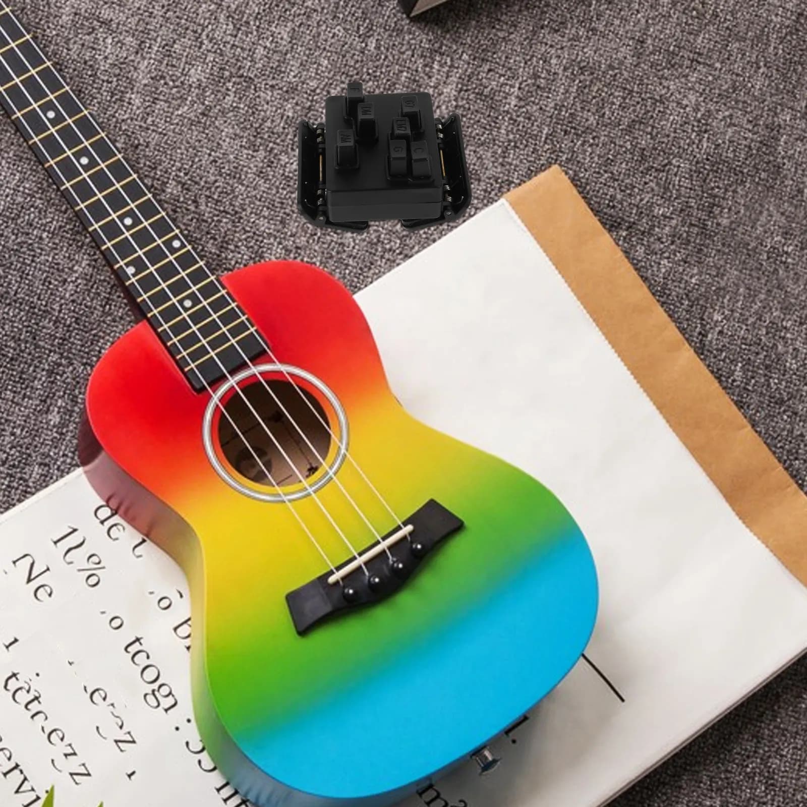 Strumento Compatto per l'Allenamento degli Accordi per Ukulele Nero, Pressore di Accordi per Chitarra e Ukulele, Accessori per Pratica, Facile Accordatura, Suonatura e Apprendimento