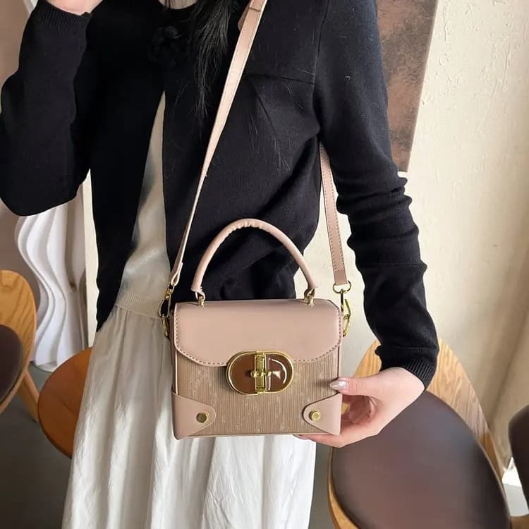 Borse fasciatoio da donna alla moda con logo a lettere, eleganti borse a tracolla di design, semplici borse vintage da pendolare in pelle di lusso