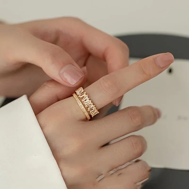 Anello a doppio strato con zirconi micro-incastonati di lusso, per un look alla moda, regalo di San Valentino per donne, mamme, famiglia e amiche.