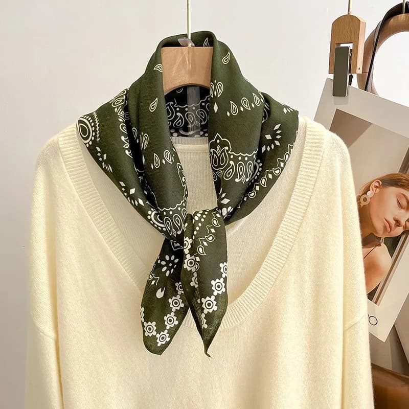 Sciarpa quadrata da donna con stampa anacardi versatile da 70 cm, moda sottile primaverile ed estiva, sciarpa di seta imitazione traspirante, lussuosa wo