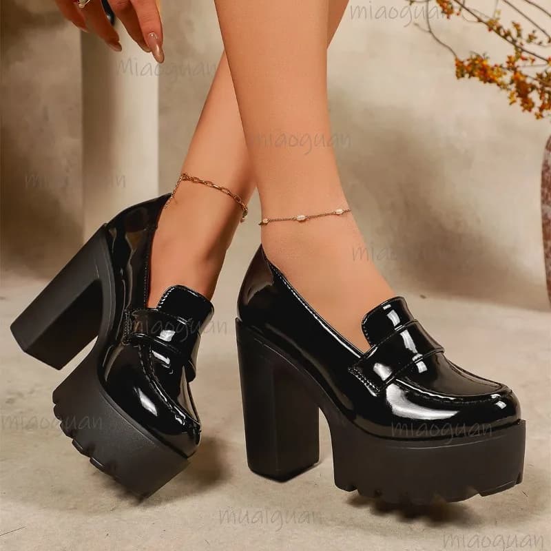 Mocassini con Plateau in Pelle Verniciata Nera da Donna, Scarpe con Tacco Grosso, Slip-On, Punta Tonda Antiscivolo, Stile Britannico alla Moda