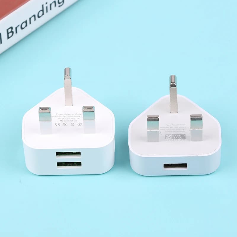 Universal 3 pin wall charger adapter with UK socket with 1/2 USB charging ports for Iphone 11 for Samsung/Huawei charger