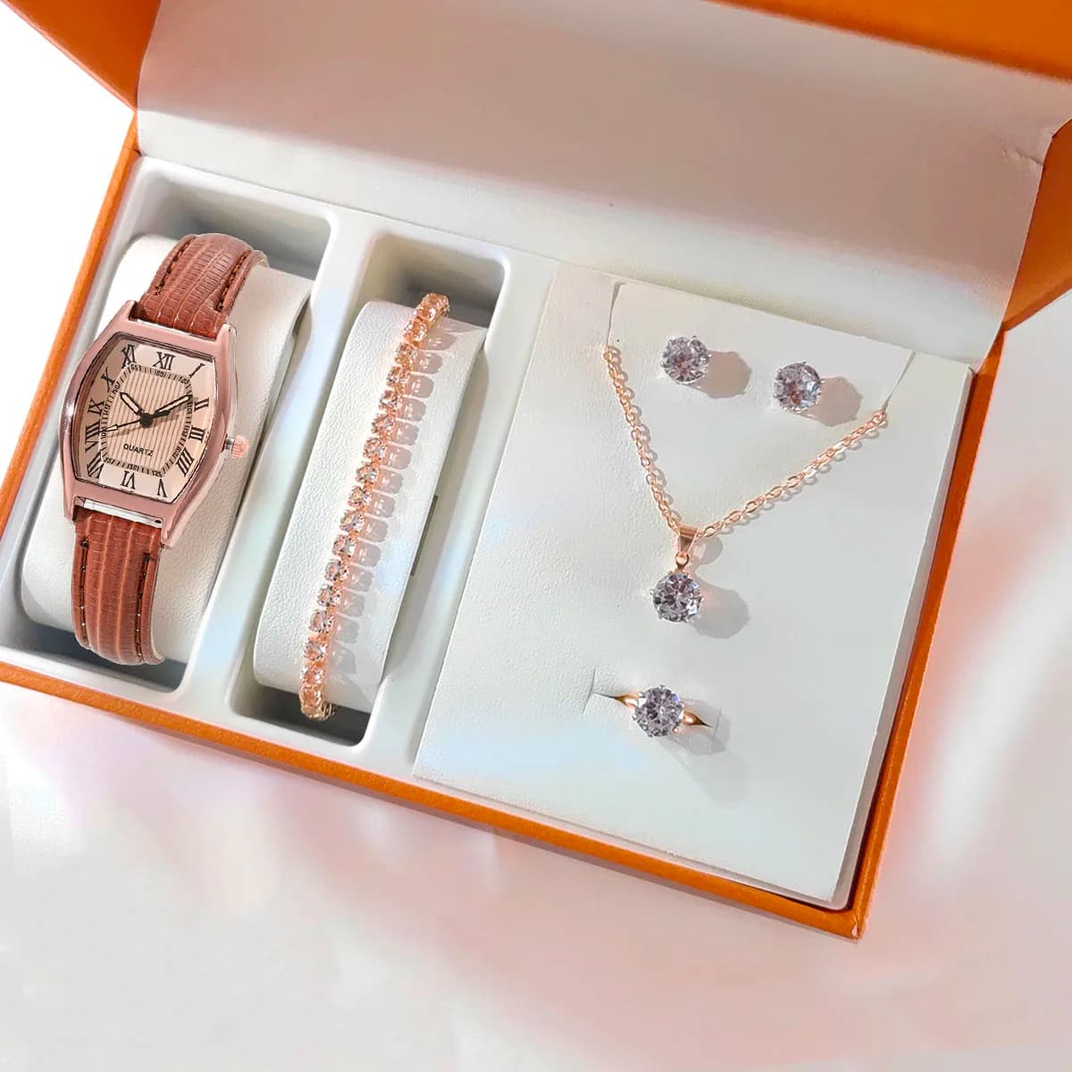 Orologio da donna di moda orologi da polso in pelle da donna bracciale marrone piccolo secchiello per vino orologio dorato Saat Relogio Feminino