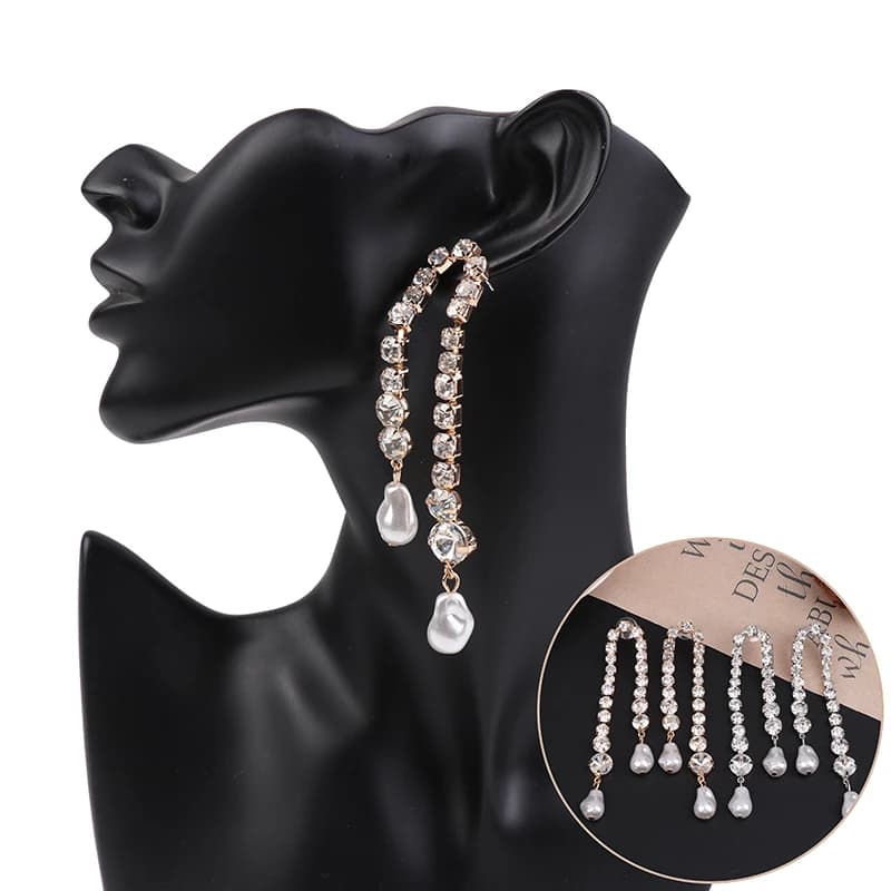 Orecchini con frange di strass di nicchia Orecchini di lusso semplici e leggeri alla moda Regalo per le donne Accessori per gioielli per banchetti