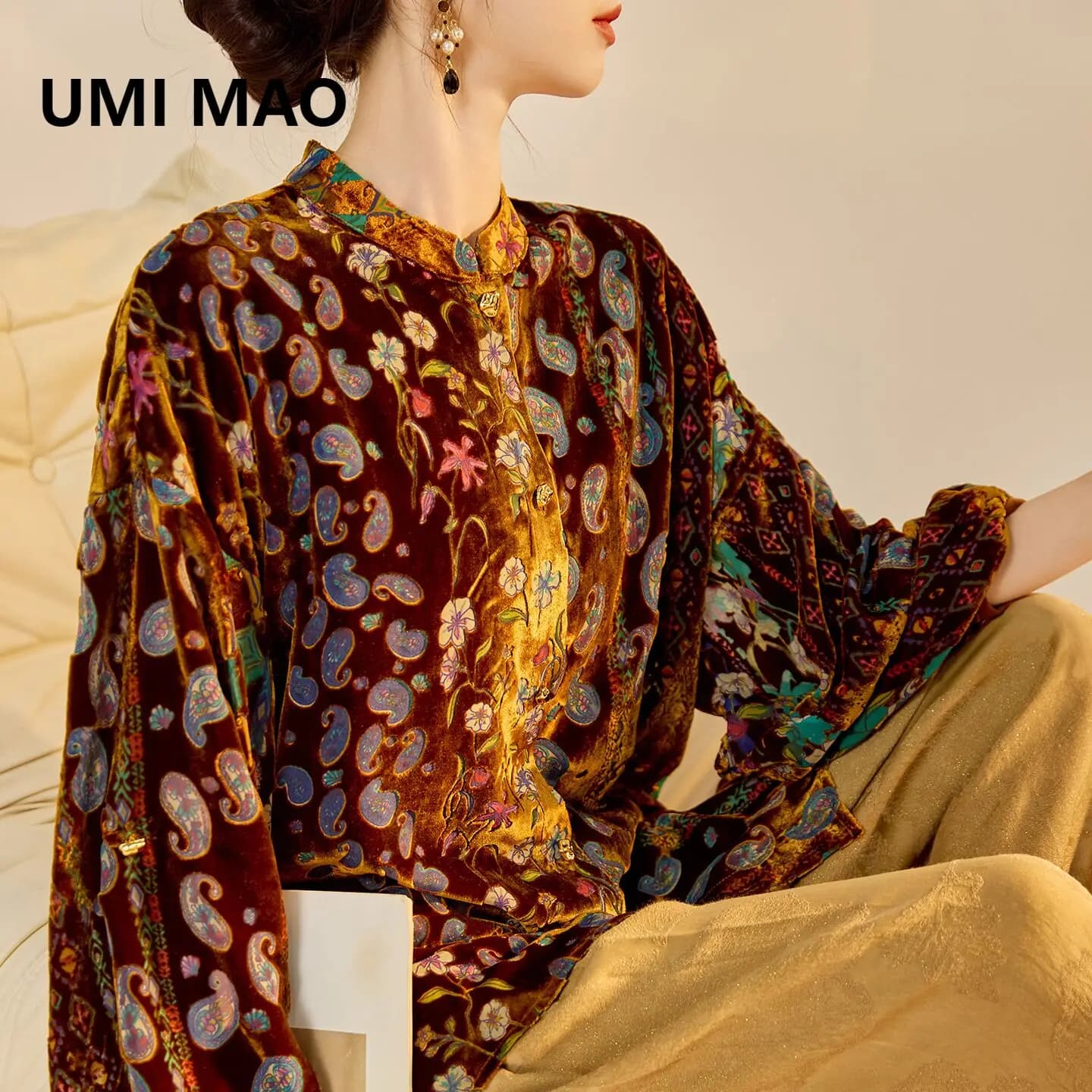 UMI MAO Giacca autunnale Nuovo stile cinese Modificato Velluto Burnout Vetro Finestra Modello Camicia Camicetta abbottonata per le donne