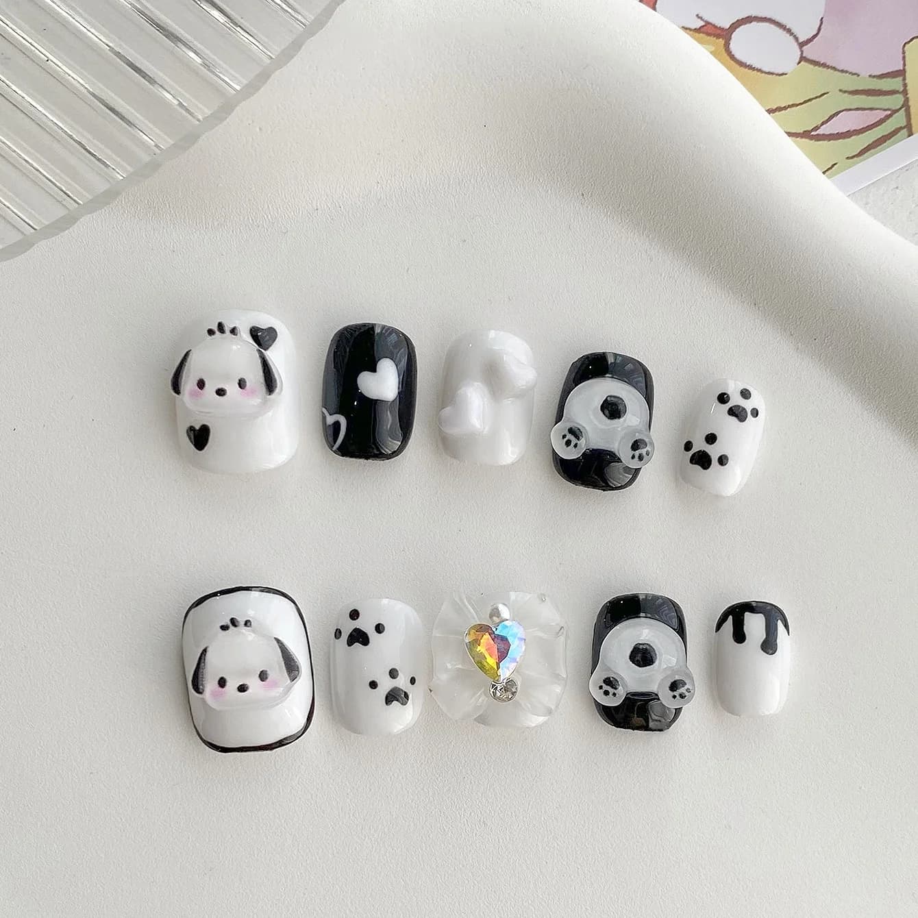 10 pieces of short circular nail art with pure manual pressing, beautiful fake nails, black and white puppies, suitable for women to use