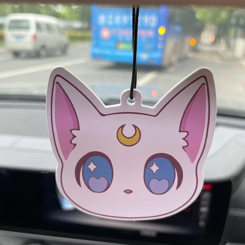 Cute pink cat, feminine atmosphere decoration, Freesia and English pear scent (international round) Deodorant for cars, Deodorant for wardrobe, Perfume, Retrovisor mirror decoration, Car accessories, Natural fragrance for purifying the air, Animated cartoon toilet bag, Animation ornament for bedside table,