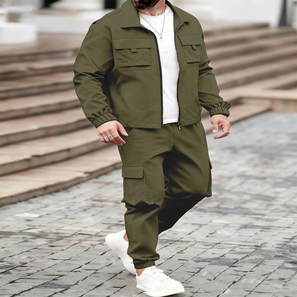 L'abbigliamento da uomo composto da giacca con cerniera elegante e pantaloni lunghi combina gli elementi del stile casual tattico e della collezione sportswear-F15