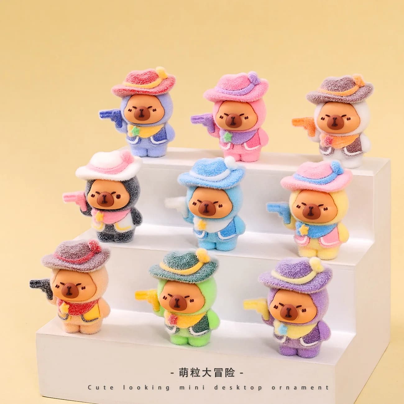 Set di 9 Figurine d'Azione Anime Capybara, Mini Statuette Kapibare in Velluto, Modellini da Collezione per Scrivania e Casa