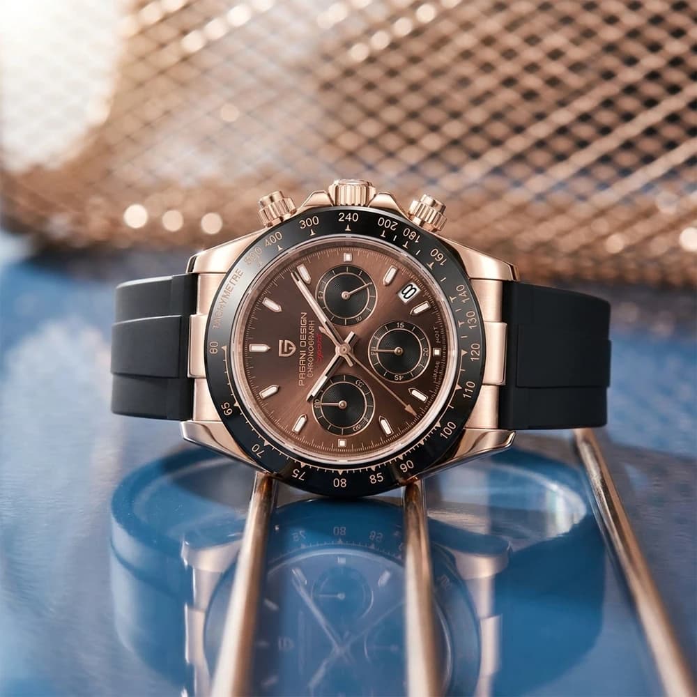 PAGANI DESIGN Orologio cronografo al quarzo da uomo Cassa in oro rosa Lunetta in ceramica nera Quadrante marrone Cinturino in gomma Orologio sportivo impermeabile+scatola
