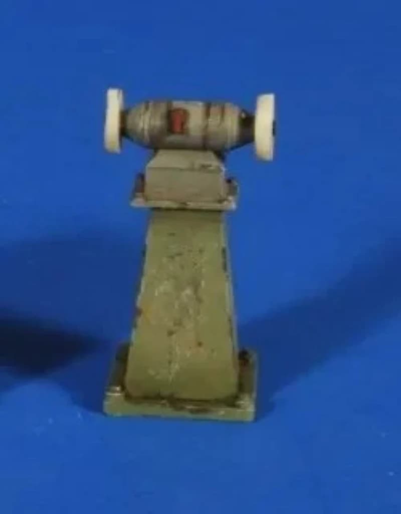 Kit modello in resina pressofusa in scala 1/35 Modello di assemblaggio della macchina di produzione del campo militare del soldato senza adesivi