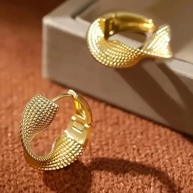 Huitan Temperament Noble Earrings with Twisty Design Exquisite Engagement Ear Accessories for Women Charms Fashion Party Jewelry