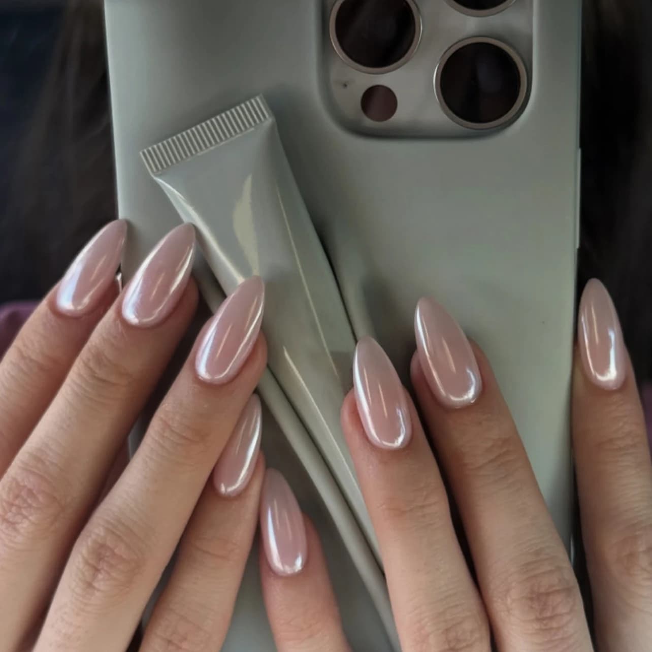 24 pcs simple set of nail art solid pink nude with gelatinous nail glue fake oval short Aurora Flash almond stickers wearable sweet nails