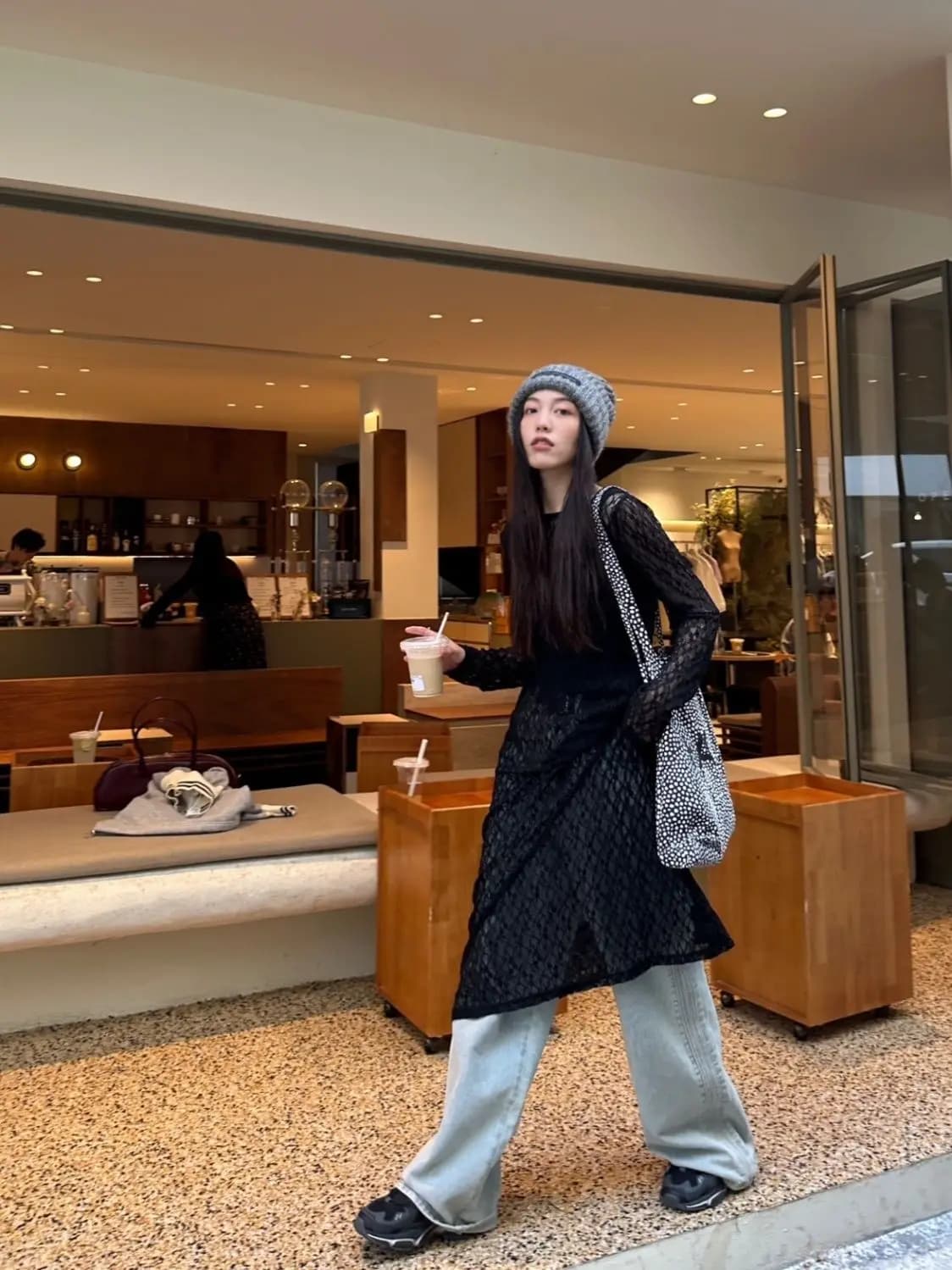Gagarich 2026 Autunno Inverno Casual Versione coreana Camicia a copertura lunga impilata Versatile Abito in pizzo trasparente Fodera interna
