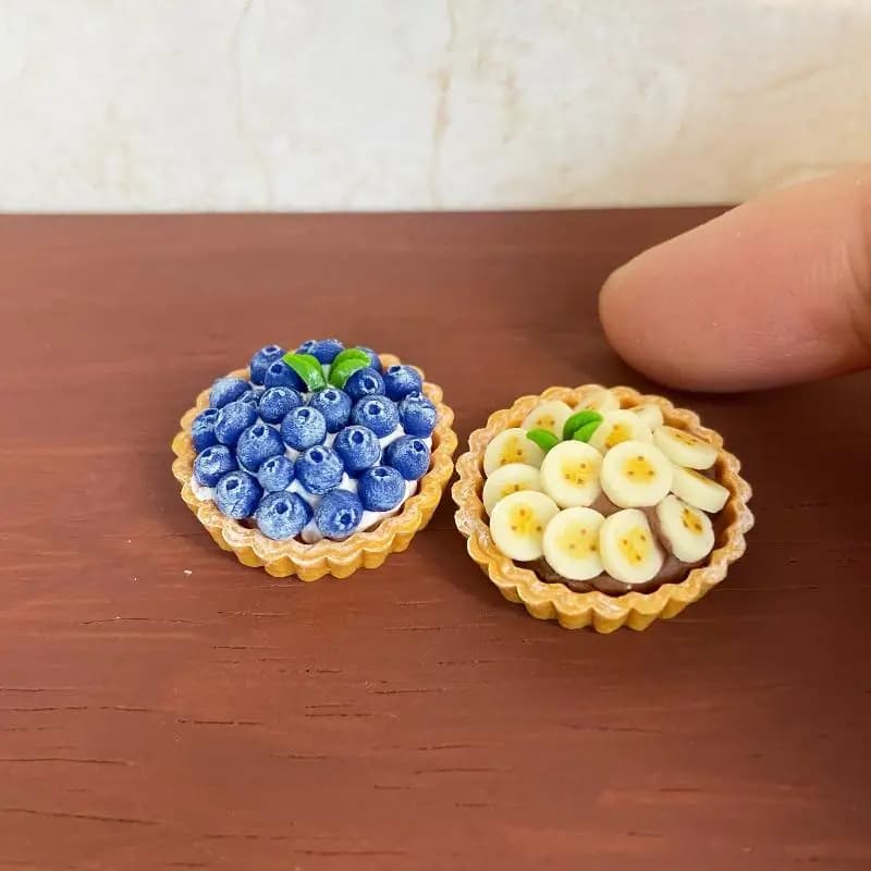 1 Pezzo Modellino Miniatura Torre di Banane e Mirtilli per Casa delle Bambole, Simpatico Giocattolo Alimentare in Miniatura per Accessori Cucina delle Bambole