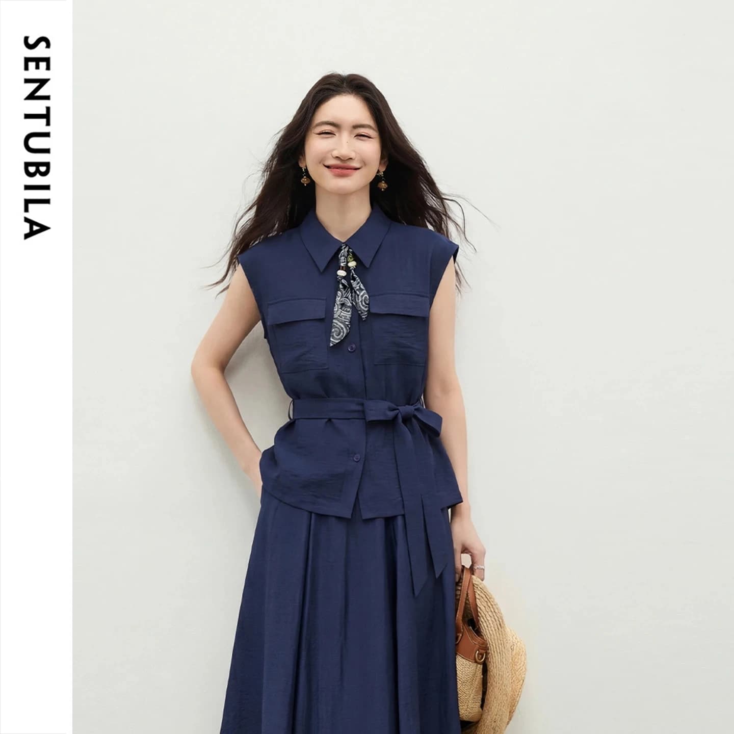 SENTUBILA Women's Office Sleeveless Shirt Fashion Lapel Collar Print Scarf Symmetric Pocket Tie Waist Straight Blouse 162CA5867
