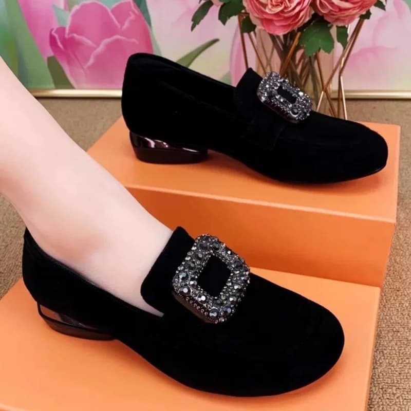Scarpe con tacco grosso e punta tonda 2025 Nuovo stile autunnale, scarpe slip-on da donna con strass, suola morbida, in camoscio, a taglio basso, versatili