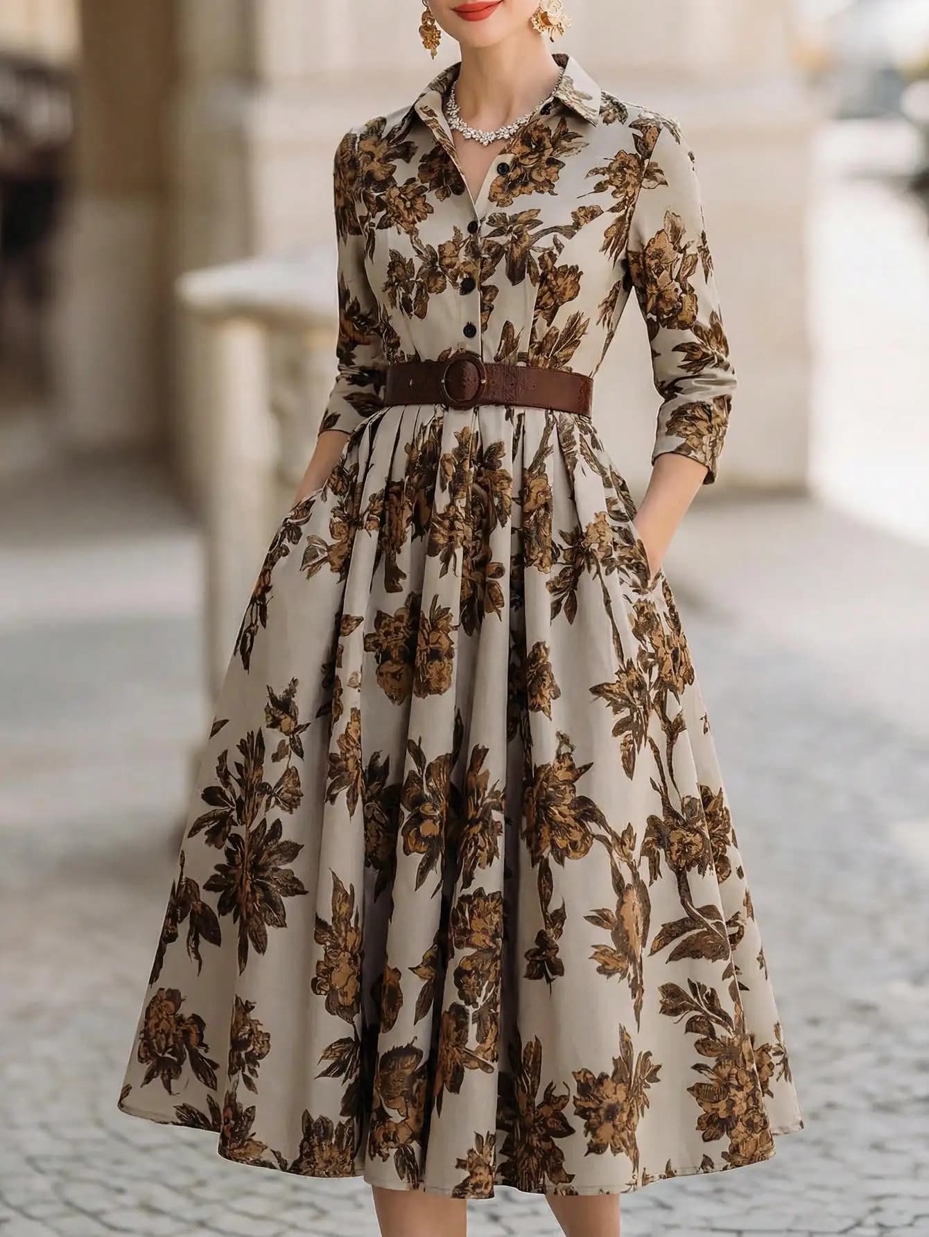 Elegante Abito Camicia Floreale Vintage con Cintura - Stampa Beige e Oro, Maniche 3/4, Linea ad A, Tasche