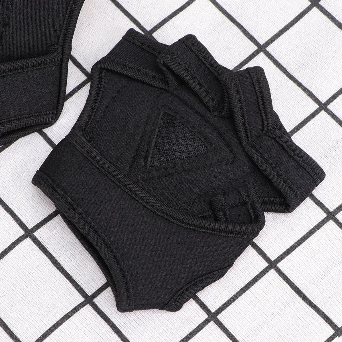 Silicone Printed Neoprene Non-Slip Workout Gloves Men Women Weight Lifting Gym Training Fingerless Padded Wrist Support Palm