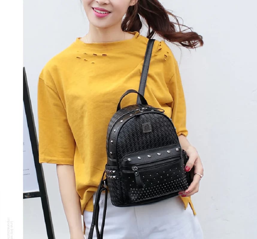 New Luxury Fashion Trend zaino in pelle donna rivetto Design borse a tracolla donna Casual tessuto modello viaggio piccoli zaini