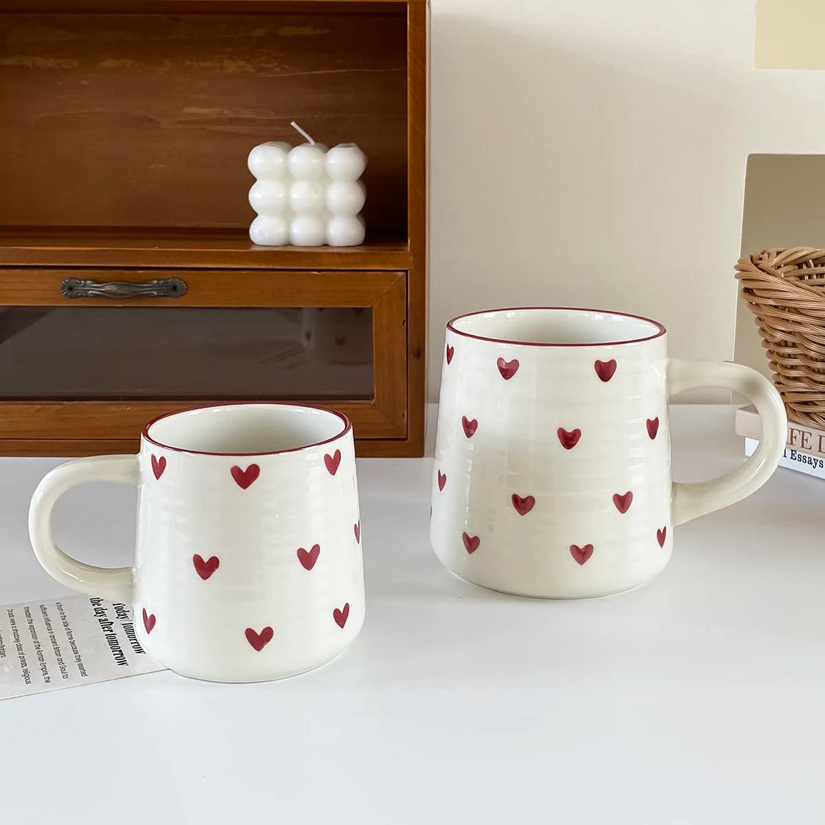 Tazza in ceramica a forma di cuore, simpatica tazza in ceramica a forma di cuoricino, tazza da caffè, tazza per bevande, adatta per uso domestico, tè pomeridiano, uso in ufficio, latte art nelle caffetterie, souvenir, regali di San Valentino, regali di compleanno
