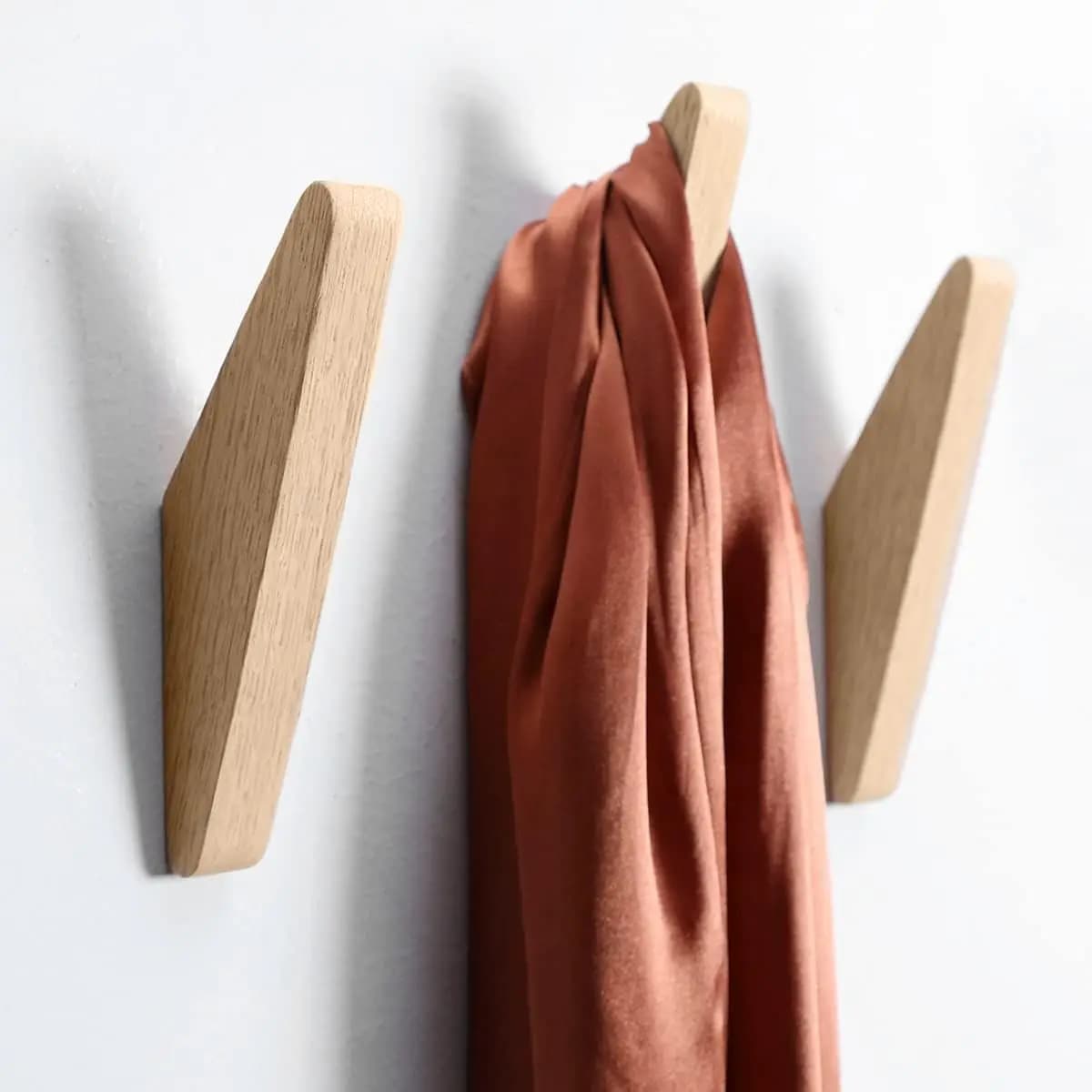 4 pieces creative japanese oak wall coat hook wooden clothes robe coat hangers scarf towel hook for earphones house hotel restaurant decoration