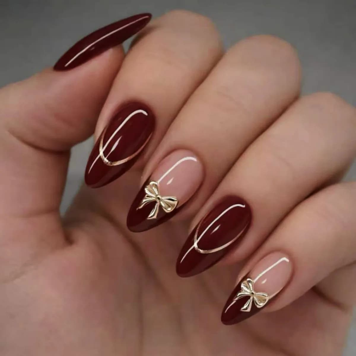 24Pcs Retro Wine Red French Almond Fake Nails Artificial Simple Golden Bow Nail Set Stick on Mid-length Round Head Nails Art