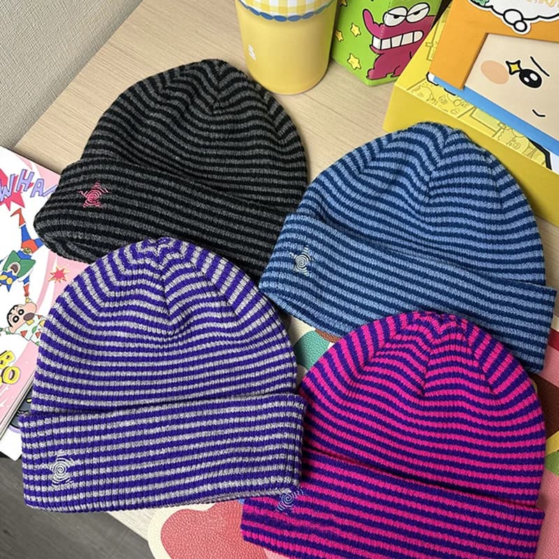 Berretto lavorato a maglia con ricamo a stella a righe semplici per donna Teschio invernale unisex Abbigliamento da strada casual Berretti morbidi e caldi per uomo