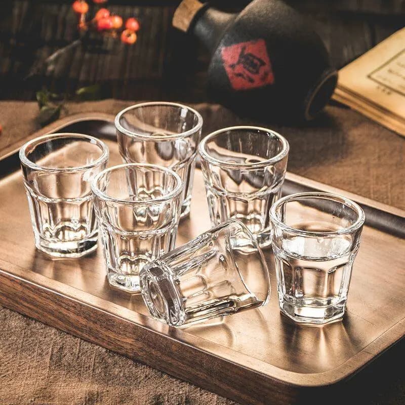 Bicchieri da 50ml per Casa, Piccoli Bicchieri da Whisky, Bicchierini Trasparenti Impilabili, Mini Boccali da Birra per Bar, Vino e Vodka