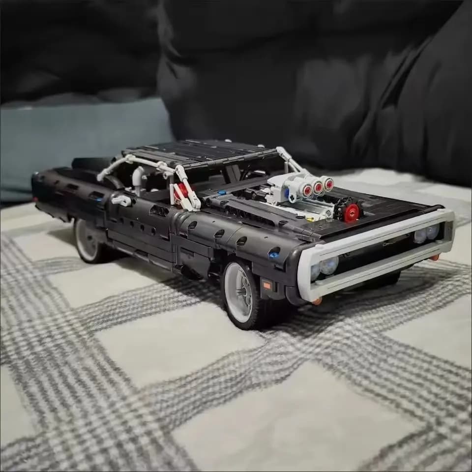 1077PCS Technical Car Dodged Charger Racing Car Building Blocks Model Movie Fast STEM Bricks for Adult Fans Toys Gifts