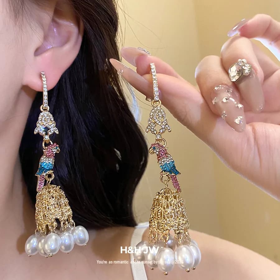 Silver needle diamond parrot pearl fringed earrings simple fashion stud earrings light luxury high sense earrings design sense niche