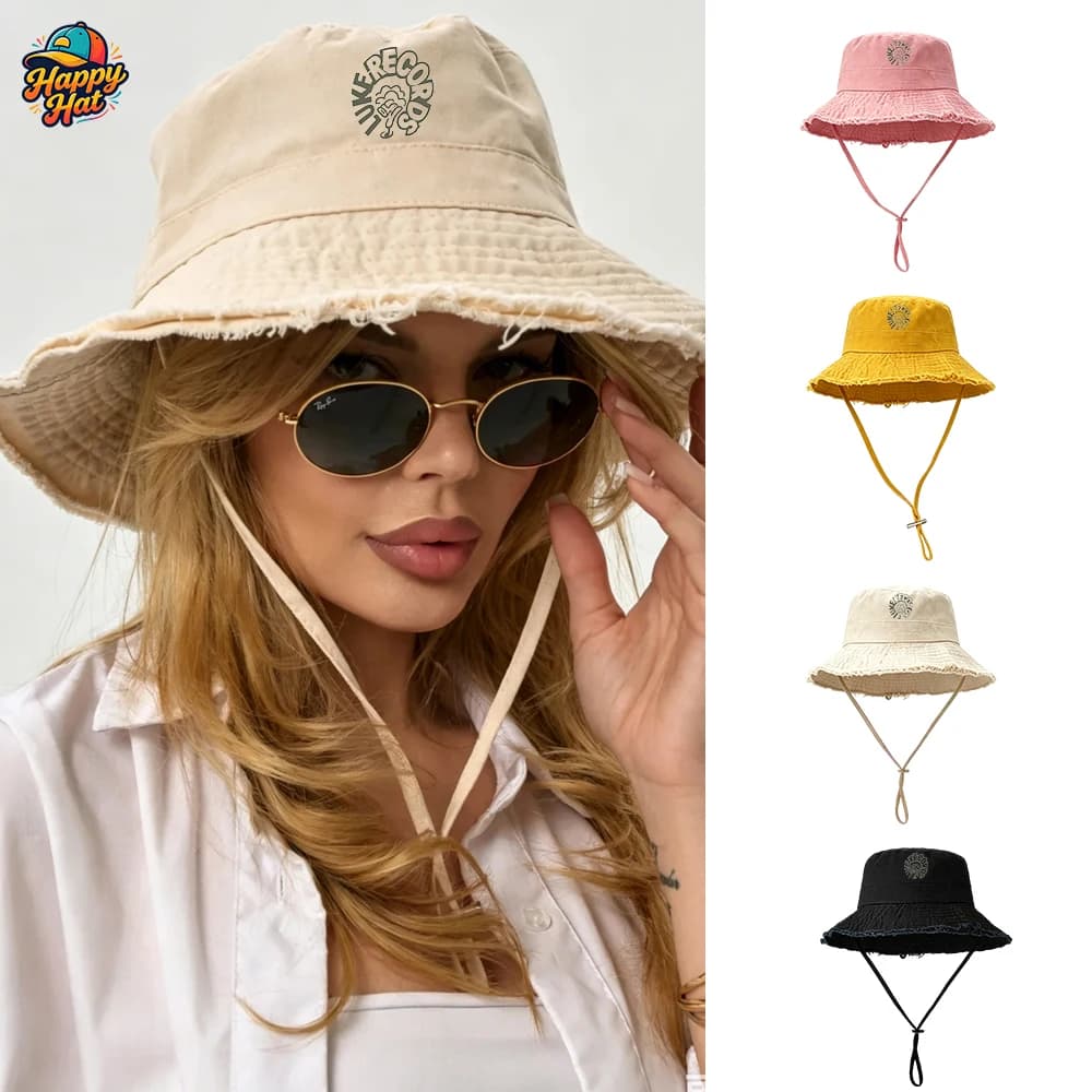 1 cappello a secchiello stampato con bordo sfrangiato, cappello da sole con visiera larga e cinturino regolabile per donna e uomo, cappello casual leggero per protezione solare all'aperto, ideale per viaggi in spiaggia, fuori campus, passeggiate, escursioni, shopping e uscite quotidiane, disponibile in più colori.