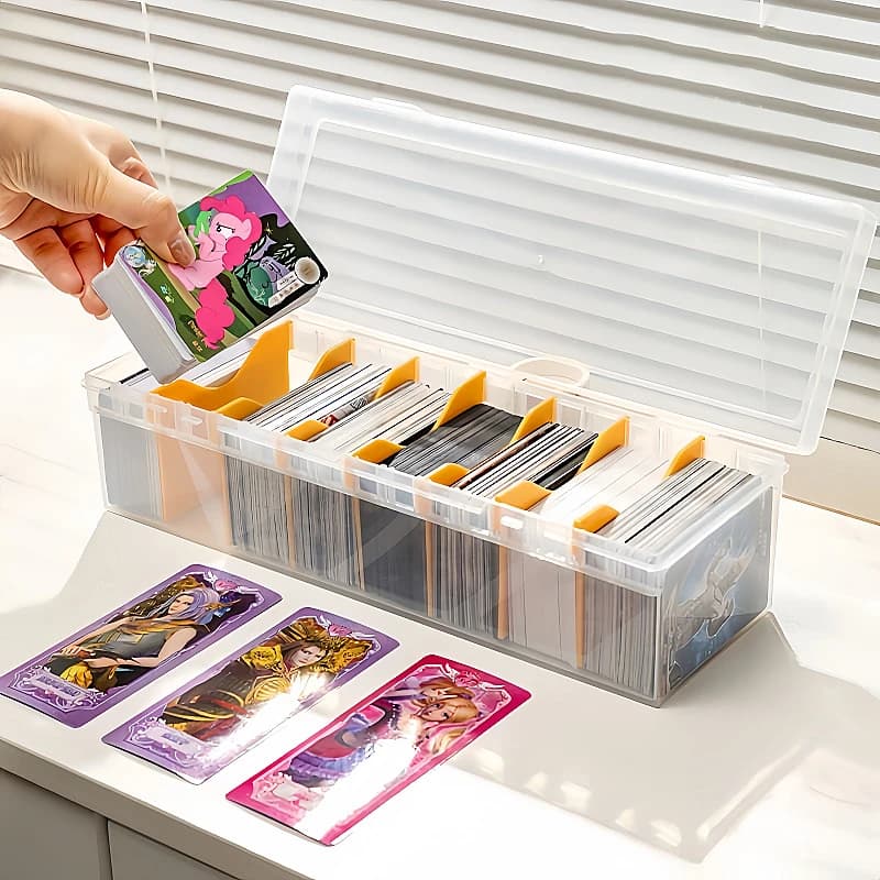 La scatola organizer compartimentata in plastica ABS trasparente da 1 pezzo contiene 550 + scatola di immagazzinaggio di carte da gioco con divisore regolabile per carte