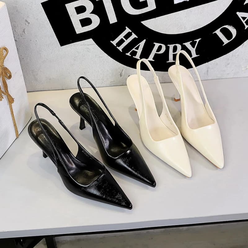 Women Fashion Metal Chain Mules Closed Toe Slide Sandals Soft Breathable Elevated Block Heel Simple Trendy Commute Work Casual