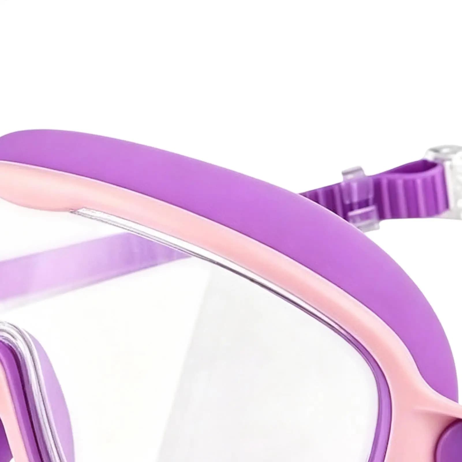 Occhialini da nuoto per bambini con ampio campo visivo, antiappannamento e protezione UV, con clip nasale e tappi per le orecchie, cinturino regolabile, senza perdite d'acqua.