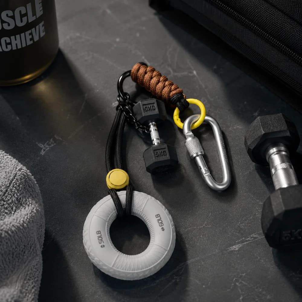 Portable Silicone Fidget Skin-Friendly Lightweight Mini Kettlebell Soft Silicone Screw Lock Carabiner Keychain Backpack