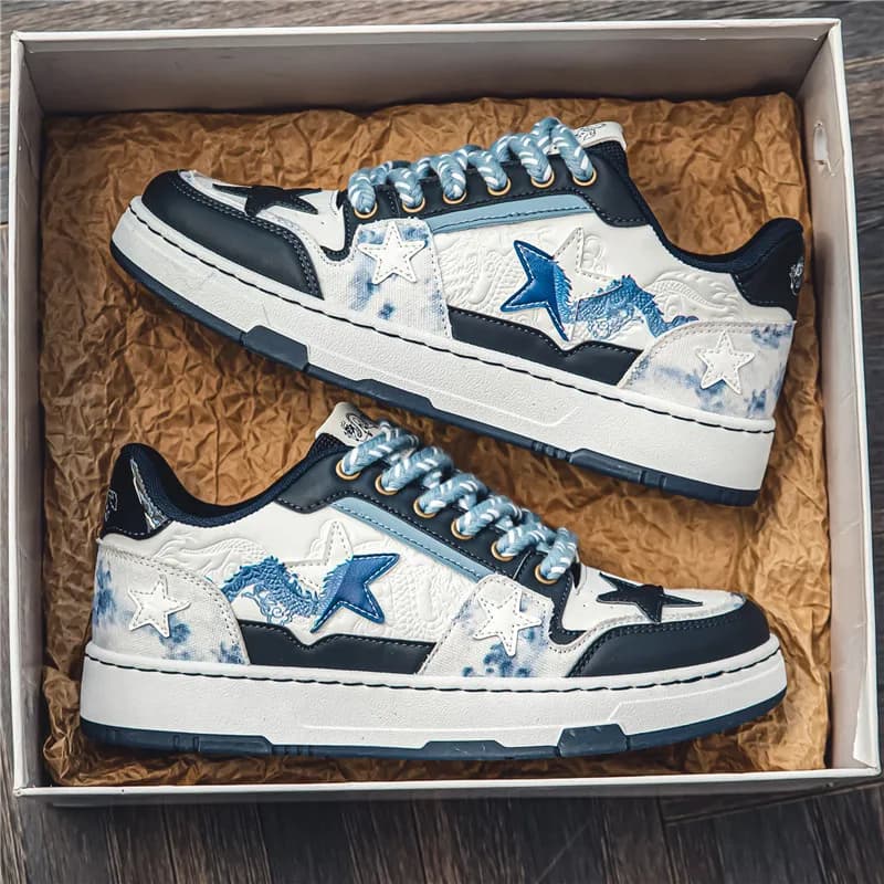 Sneakers da uomo in pelle di marca Trend 2024 Fashion Chinese Dragon Printing Sneakers sportive da uomo scarpe Casual Tenis resistenti all'usura