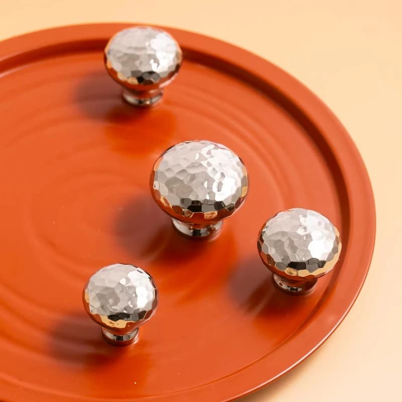 Maniglia in Ottone con Motivo Martellato, Stile Lusso Leggero, Moderna e Semplice, per Cassetti e Armadi, Monoforo, in Ottone Massiccio, Piccola Maniglia per Cassetti
