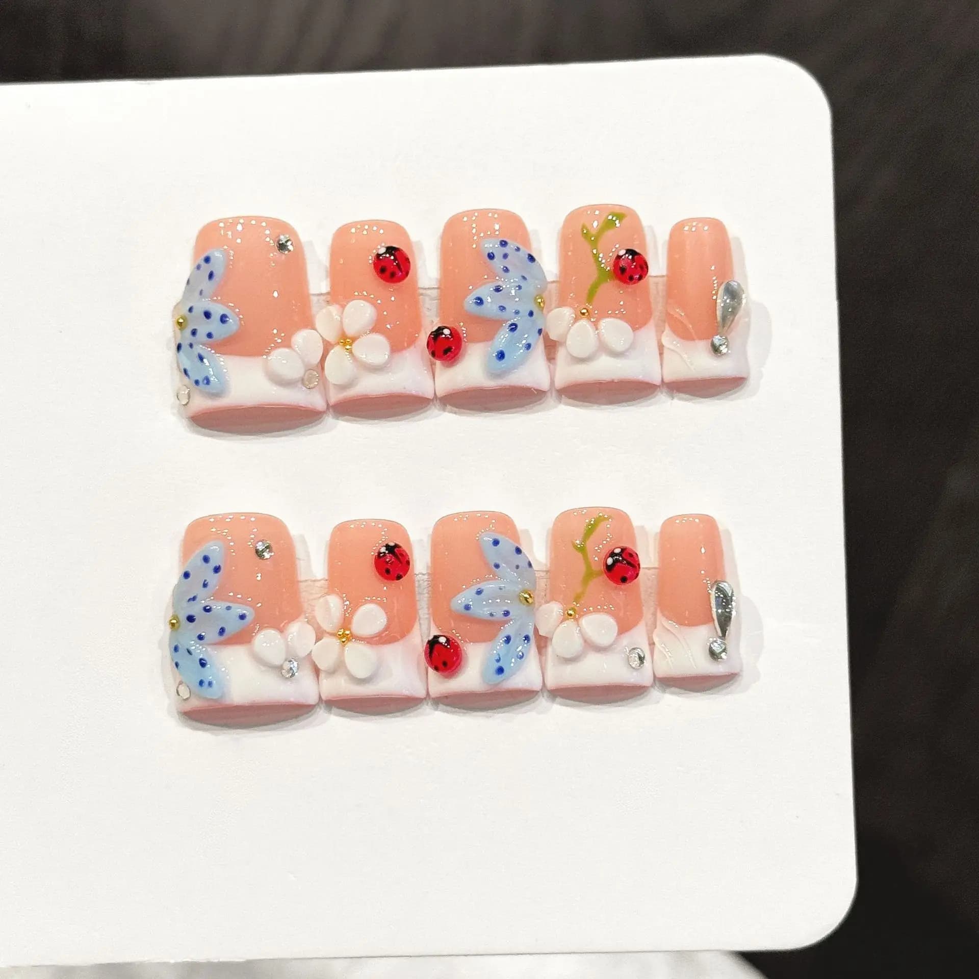 10 pcs. Fin Nails Sweet Summers with Pressure, Fin Nails Animated Carine, 3D Sculpted Flowers, Sweet Nail Art and Fresh, French Fin Nails in Becco d'Anatra