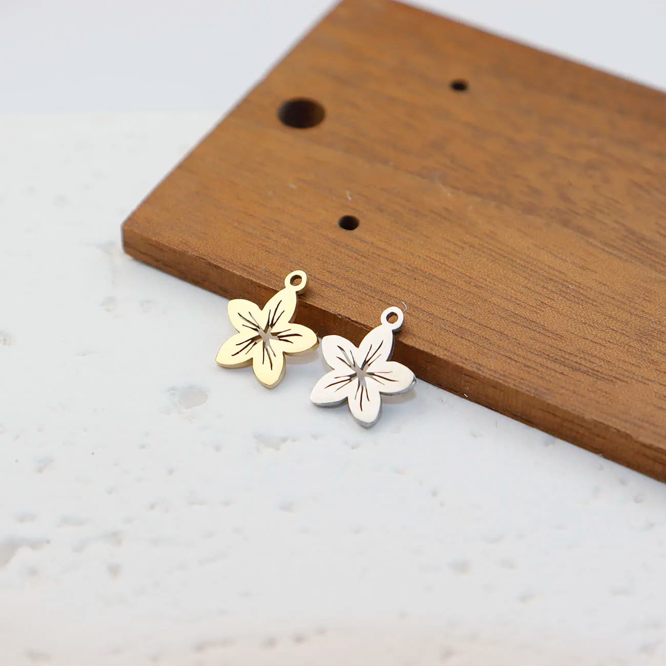 10 pieces stainless steel flower fashion jewelry accessories DIY pendants crafted PVD waterproof anti-allergic vacuum plate