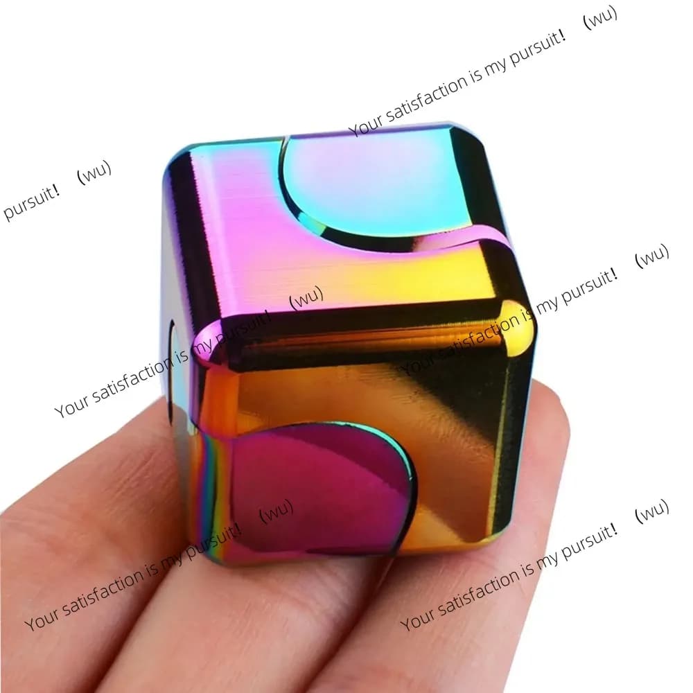 Cubo in lega Spinner Giroscopio con punta delle dita Agitarsi Giocattoli antistress Ufficio per adulti Viaggi a casa Giocattoli antistress portatili Natale
