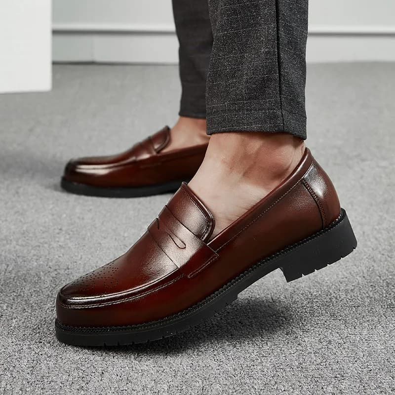 Scarpe eleganti da uomo di lusso Mocassini alti interni Scarpe da uomo Scarpe casual da uomo Scarpe classiche da festa da uomo britanniche con rialzo in altezza