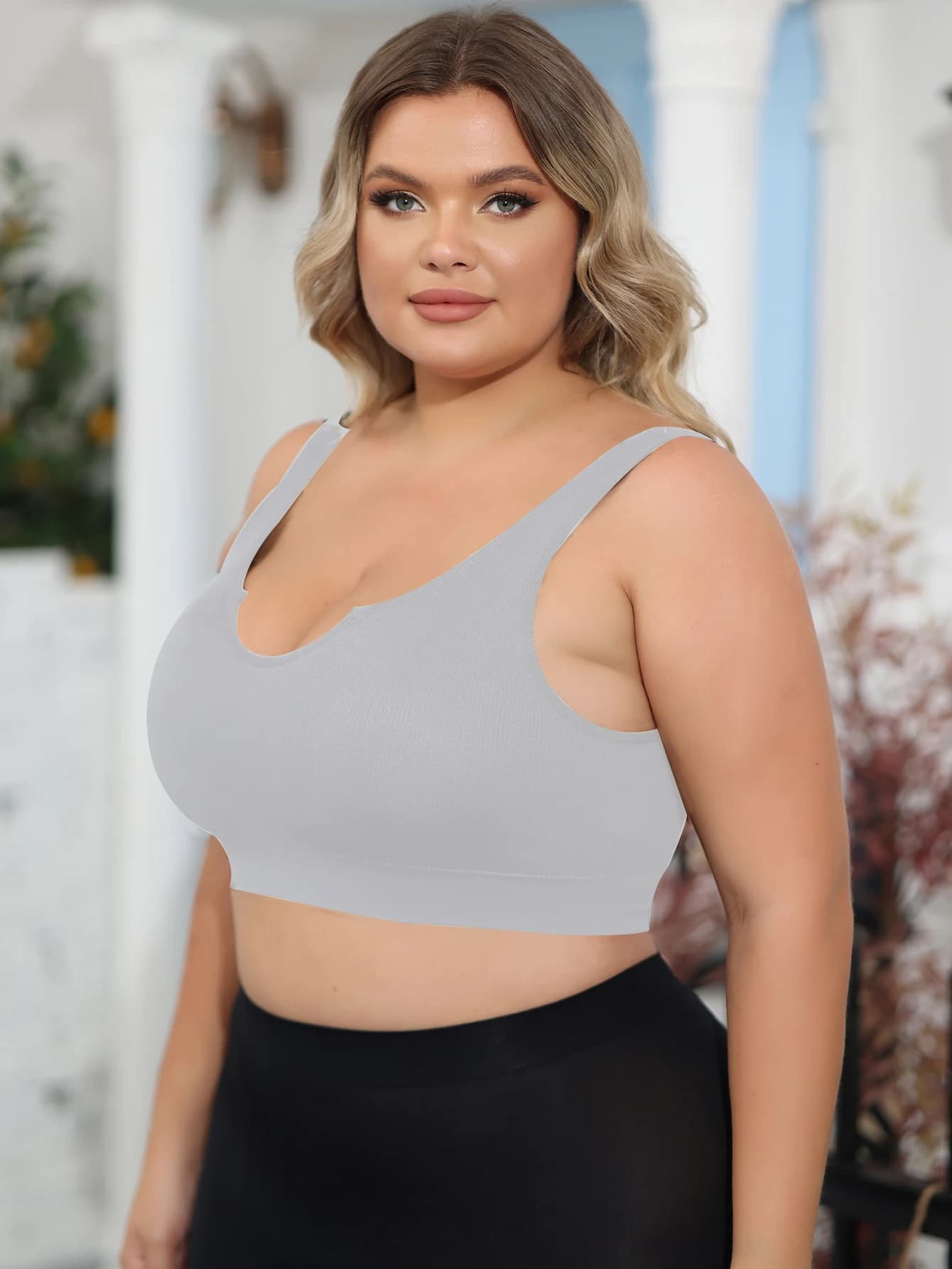 The underwear bra for women strong sizes is comfortable, without rigid, collected to close the side breasts and prevents cediments
