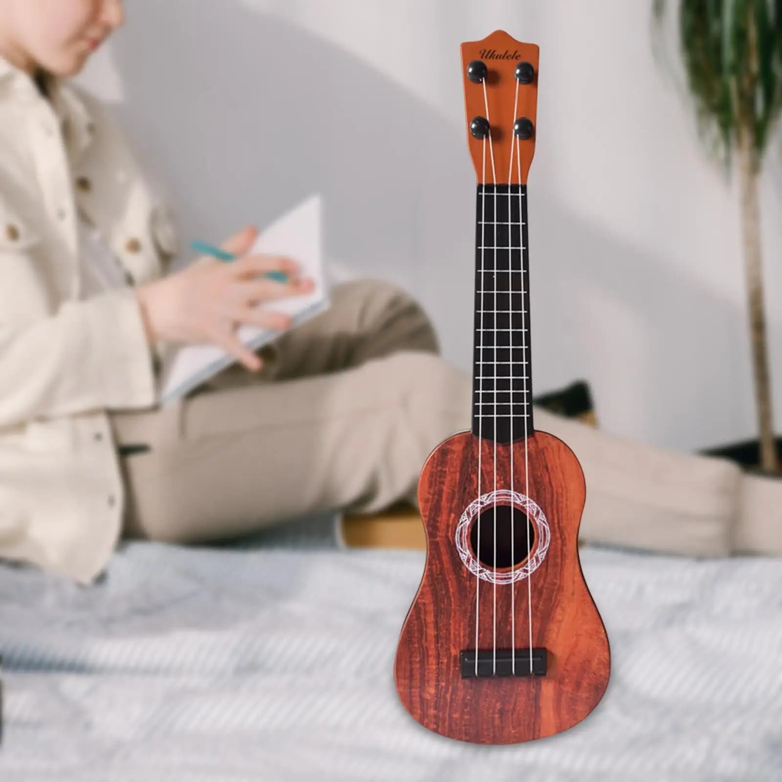 Simulazione Strumento ukulele soprano a 4 corde Chitarra ukulele da 21 pollici per principianti