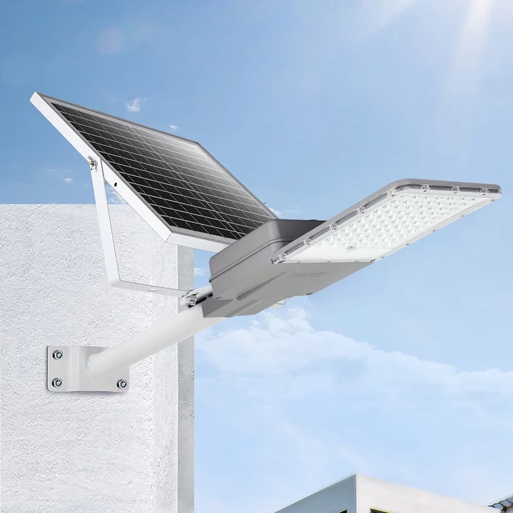 Lampione stradale solare con pannello LED per autostrada ad alto lume con telecomando wireless resistente di tipo diviso 120w 300w 1000w con palo