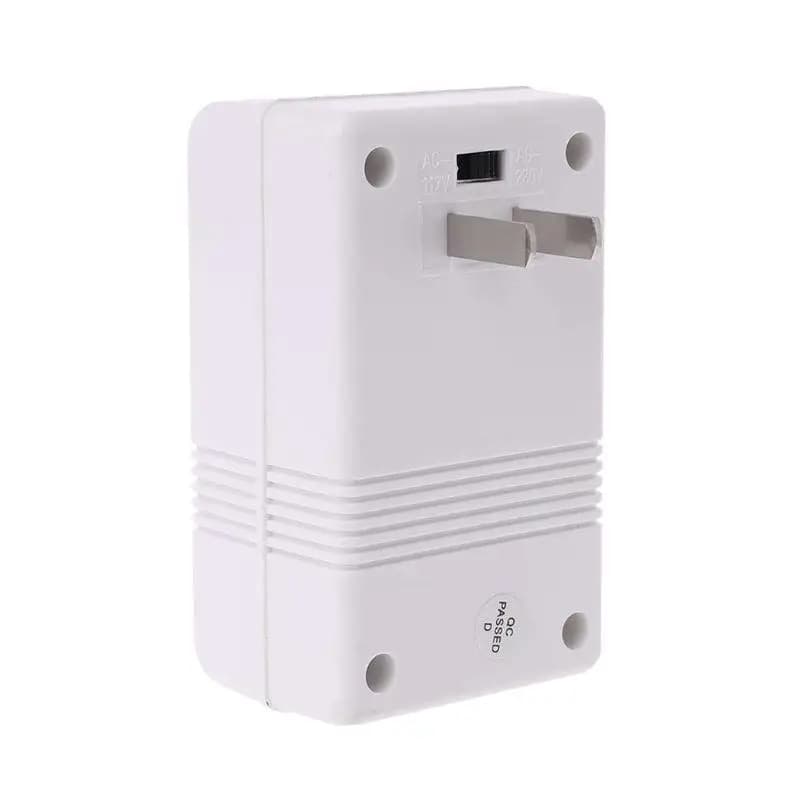 Adattatore da viaggio convertitore tensione 652F 100W Trasformatore convertitore tensione e down da 110 V/120 V a